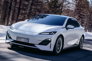 長安深藍(lán)sl03增程版純電續(xù)航，純電續(xù)航超過200km（綜合續(xù)航超過1200km）