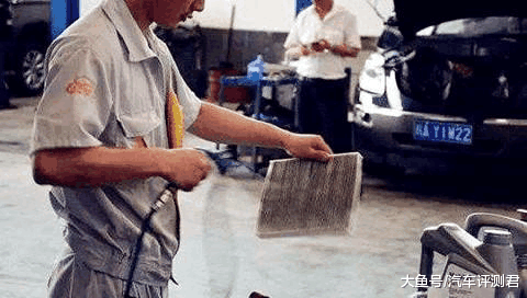 汽車開空調耗油？修車工說漏嘴，一個小動作，既制冷還省油！