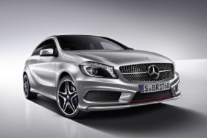 奔馳a級(jí)車型有哪些 奔馳a級(jí)車型有兩款（奔馳A180，奔馳A200L）