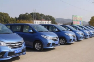 私家車及營(yíng)運(yùn)車輛幾年報(bào)廢 營(yíng)運(yùn)出租8年、中型15年、私家車輛不報(bào)廢