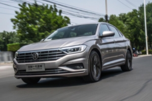 速騰和朗逸哪個好 速騰效果好（年輕、運動、時尚的一款轎車）