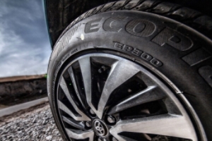 普利司通輪胎怎么樣 平整度低、排水性好、附著力很好（價(jià)格適中）