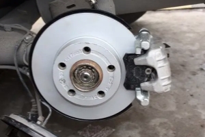 碟剎和鼓剎哪個(gè)安全 碟剎使用效果更安全（重量輕、散熱塊）