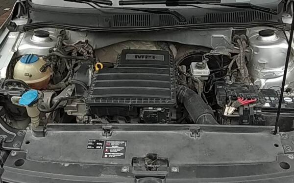 發(fā)動機(jī)的常見故障 發(fā)動機(jī)漏油的原因有哪些	