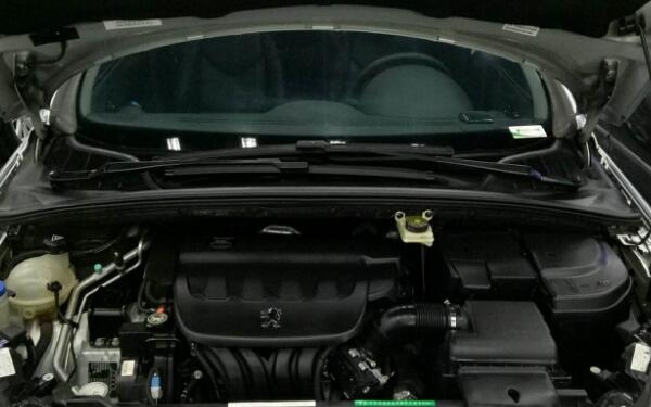 標致408發(fā)動機好不好 快速降擋的響應(yīng)能力出色