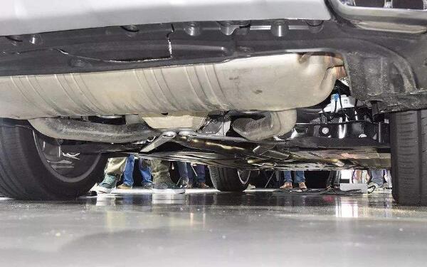 主動轉(zhuǎn)向系統(tǒng)是什么 主動轉(zhuǎn)向系統(tǒng)的優(yōu)缺點有哪些