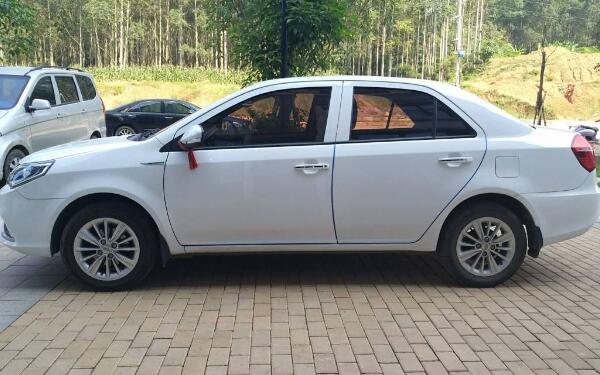 精品家庭轎車(chē) 吉利金剛價(jià)格多少