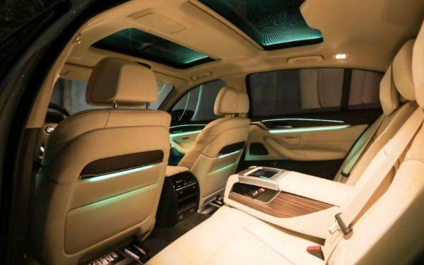 2020款5系插電混動版測評 寶馬530價(jià)格多少