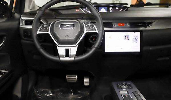 云度π3 E-Shock上市，“X”形進氣格柵增加檔次感