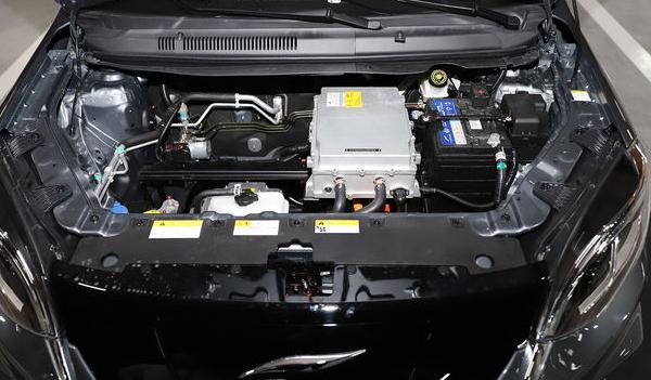 云度π3 E-Shock上市，“X”形進氣格柵增加檔次感