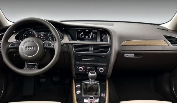 新款?yuàn)W迪A4旅行車家族上市，更新潮的“探索家”與“先鋒派”