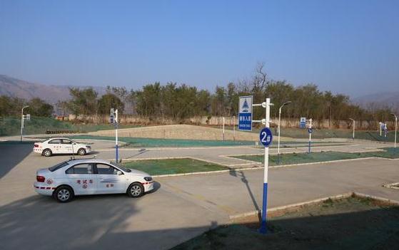 學(xué)駕照需要多長(zhǎng)時(shí)間學(xué)完，一般需要3個(gè)月左右