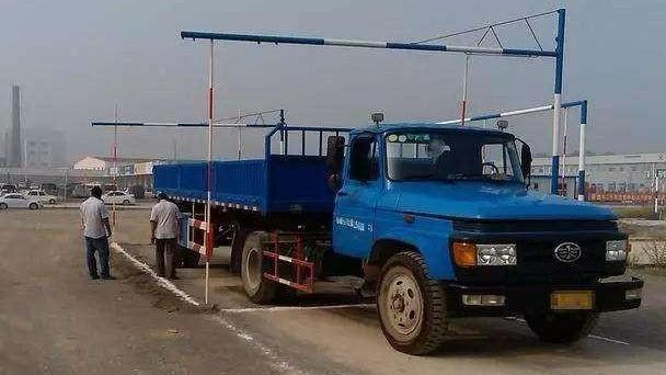 學(xué)駕照下載哪個(gè)軟件看題，駕考寶典受歡迎