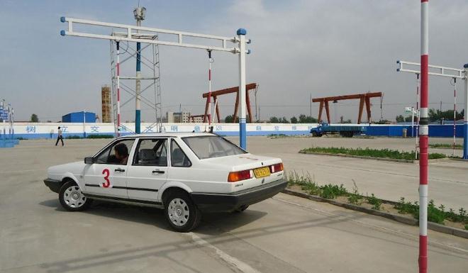學(xué)車要多少錢學(xué)費(fèi)，跟考試通過率有關(guān)