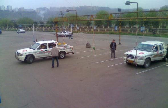 學車自動擋和手動擋哪種學費貴，我選手動擋