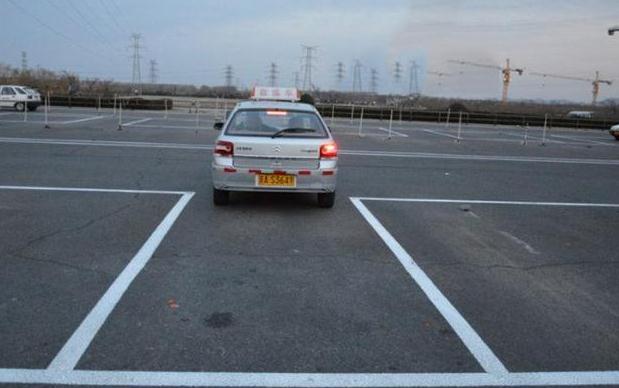 科目二倒車入庫怎么看點(diǎn)打方向，寧可早打不能晚打