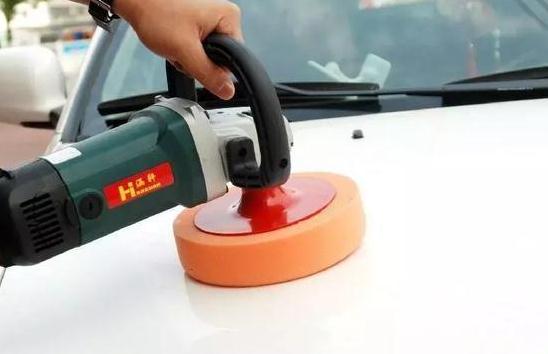 汽車打蠟還是鍍膜，鍍膜比打蠟實用