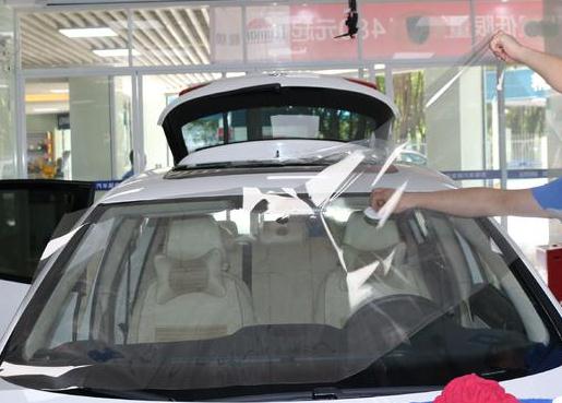 龍膜全車貼膜多少錢，常規(guī)膜5000-10000元