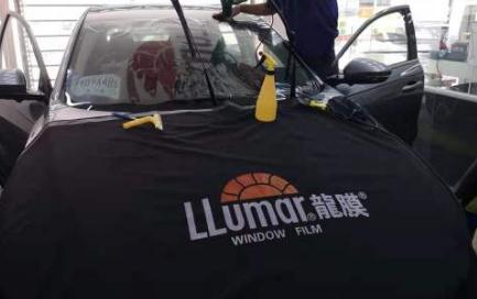 龍膜全車貼膜多少錢，常規(guī)膜5000-10000元