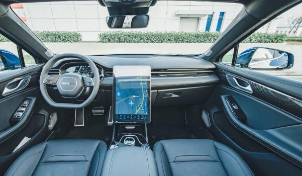 賽力斯SF5自由遠征版，零百加速時間達到4秒級