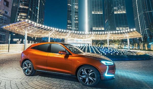 賽力斯SF5自由遠征版，零百加速時間達到4秒級