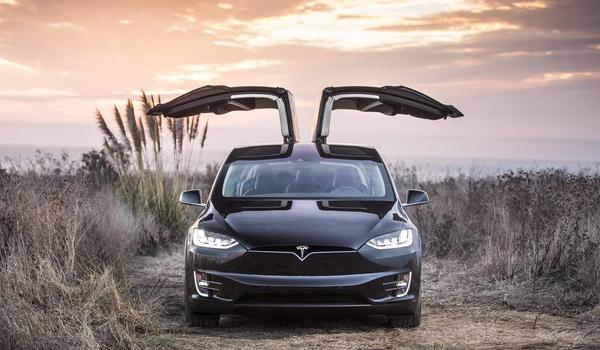 新款特斯拉ModelX，豪華霸氣顏值高