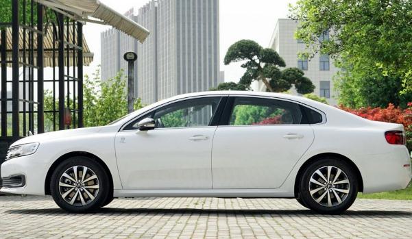 雪鐵龍C6新增車型上市，安全性能進(jìn)一步提高（內(nèi)飾簡約）