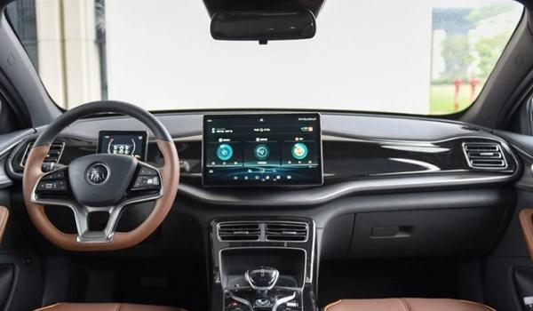 比亞迪秦PLUS DM-i上市，3.8升超低油耗（人人都能消費得起）