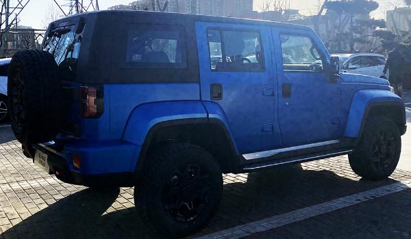 北京BJ40刀鋒英雄版上市，自駕游就選它（價(jià)格實(shí)惠）