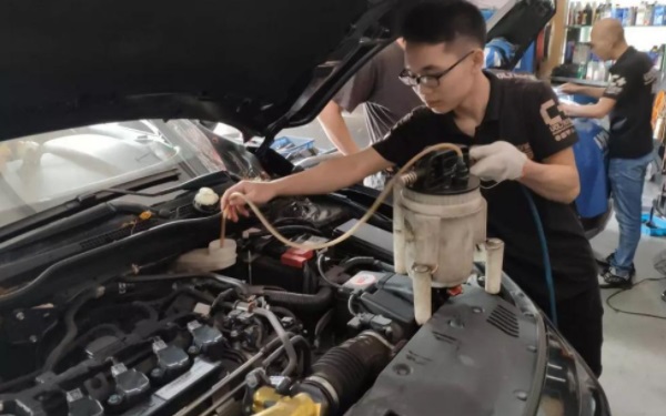 變速箱油多長(zhǎng)時(shí)間換一次 變速箱油多少公里換一次