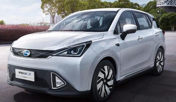 三元鋰電池最大續(xù)航410km 廣汽傳祺ge3純電動車價格