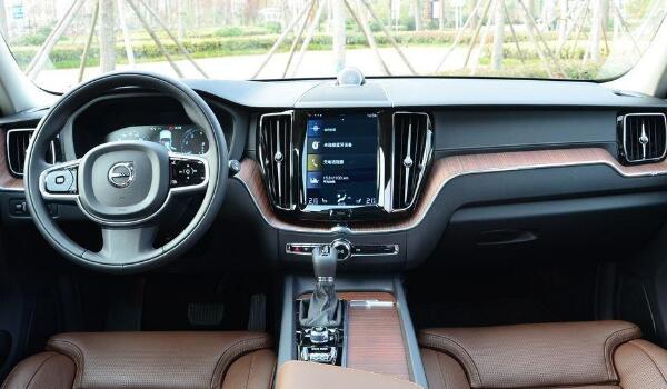 4c自適應(yīng)底盤百公里加速6.8秒 沃爾沃xc60價格多少錢