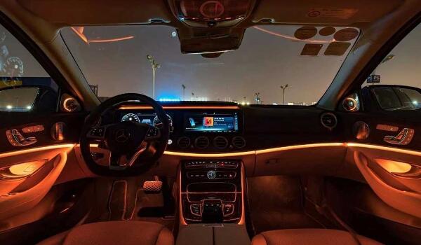 盾形格柵經(jīng)典立標(biāo)奢華內(nèi)飾 e300l奔馳價(jià)格