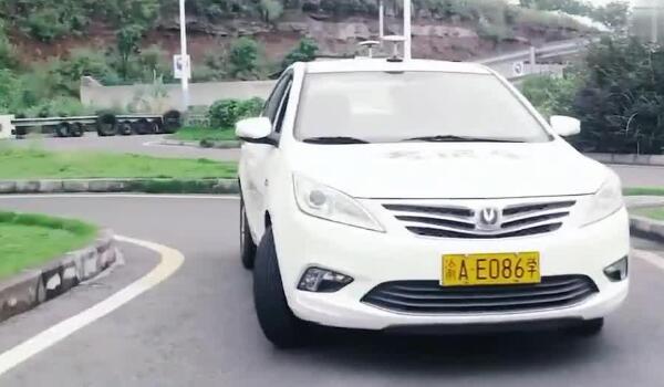 坡起直角轉(zhuǎn)彎怎么過 科目二考試注意事項(xiàng)和細(xì)節(jié)