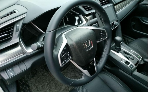 本田思域貸款買車多少錢 本田思域首付8萬月供多少