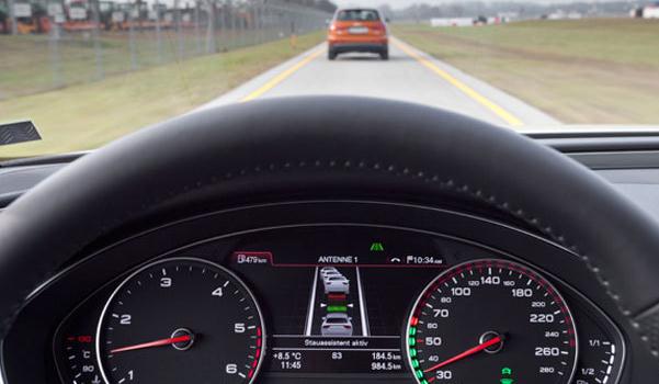 自適應(yīng)巡航系統(tǒng)，巡航控制技術(shù)發(fā)展而來(lái)(可以減輕駕駛疲勞）