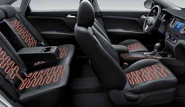 運(yùn)動(dòng)風(fēng)格座椅，運(yùn)動(dòng)風(fēng)的時(shí)尚感（年輕人偏愛(ài)運(yùn)動(dòng)風(fēng)）