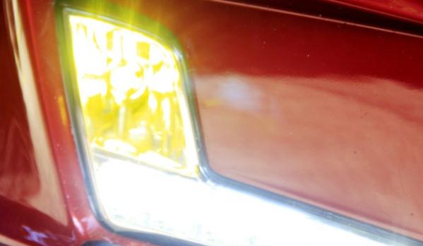 什么是車前霧燈，鹵素黃色光霧燈（穿透能力強(qiáng)）