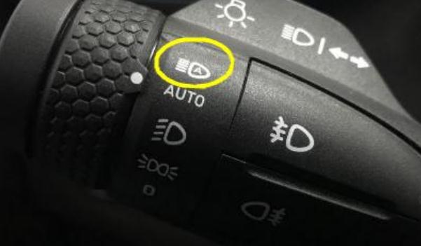 什么是自適應遠近光，自動切換遠近光燈（智能小幫手）