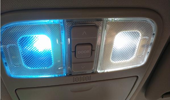 什么是觸摸式閱讀燈，方便于車內(nèi)照明（根據(jù)需要開(kāi)啟或關(guān)閉）