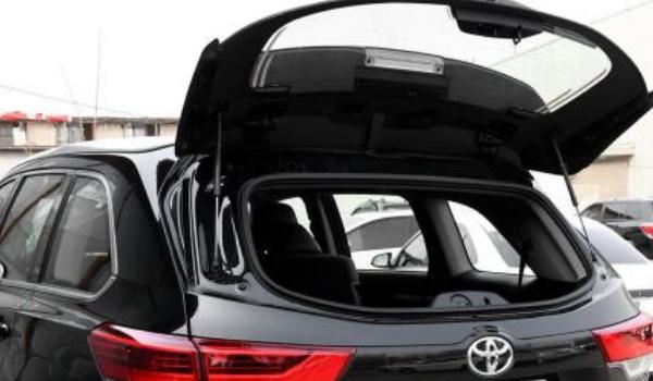 什么是尾門玻璃獨(dú)立開啟，實(shí)用個(gè)性（轎車沒有的配置）