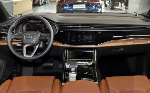 開(kāi)奧迪q7的都是什么人 奧迪q7是豪車(chē)嗎