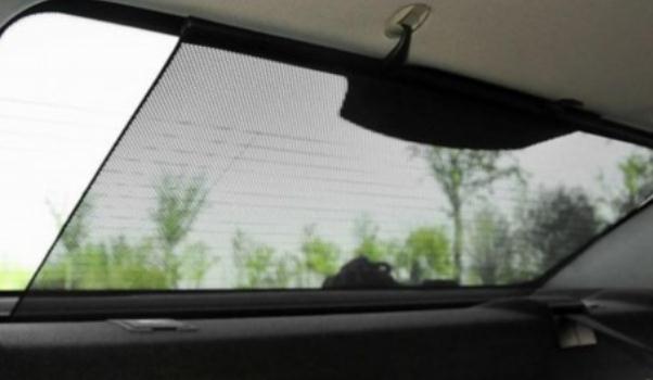 什么是后風(fēng)擋遮陽簾，能夠遮擋紫外線（夜間不宜使用）