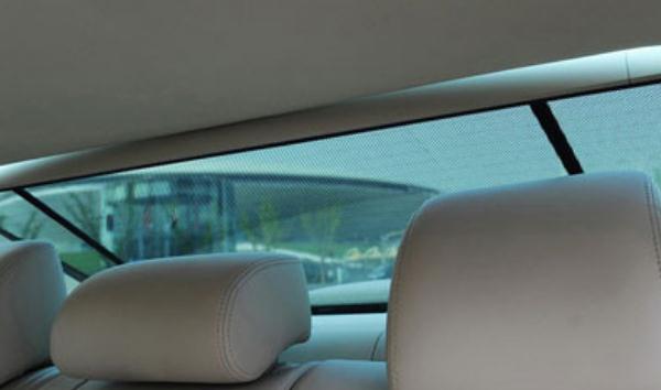 什么是后排側(cè)遮陽簾，高端車型配置自動模式（保護隱私提升舒適度）