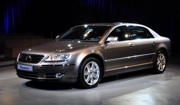 輝騰多少錢(qián)一輛，不怕奔馳寶馬，就怕大眾帶字母（奢華低調(diào)不起眼）