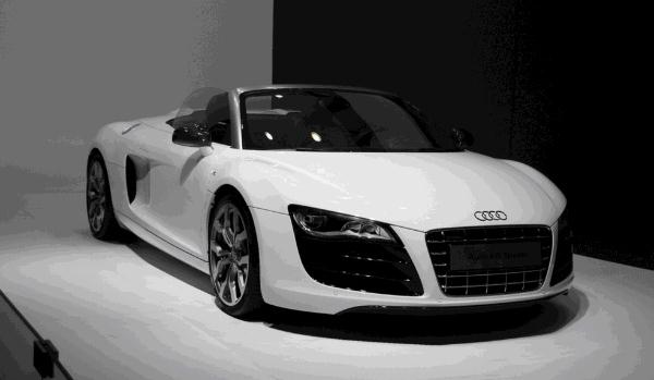 奧迪敞篷車多少錢，39.7萬豪華跑車帶回家（奢華無比）