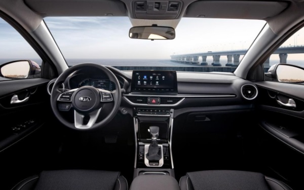 2021款起亞KX3什么時候上市 起亞KX3傲跑現(xiàn)已到店