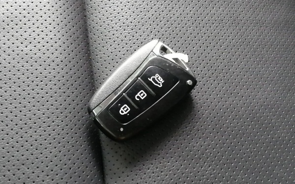 全新勝達鑰匙怎么換電池 全新勝達鑰匙電池更換步驟