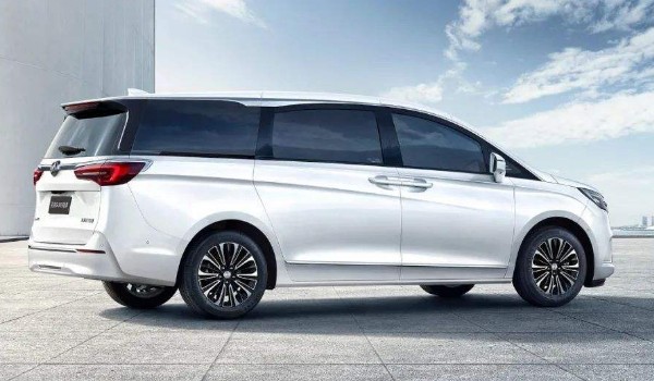 別克gl8商務(wù)車(chē)報(bào)價(jià) 2022款別克gl8售價(jià)23萬(wàn)(分期首付6萬(wàn))