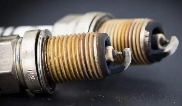 軒逸車有幾個火花塞 采用了四個火花塞